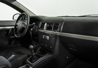 Подержанный автомобиль Opel Vectra Sedan 2008 года (9 фото)