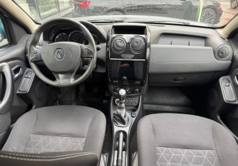 Подержанный автомобиль Renault Duster 2017 года (9 фото)