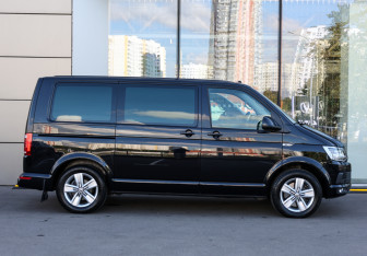 Подержанный автомобиль Volkswagen Multivan 2019 года (4 фото)