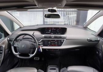 Подержанный автомобиль Citroen C4 Picasso 2018 года (10 фото)
