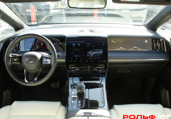 Подержанный автомобиль GAC M8 2024 года (12 фото)