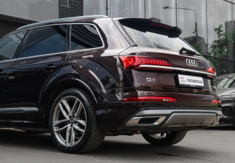 Подержанный автомобиль Audi Q7 2020 года (8 фото)