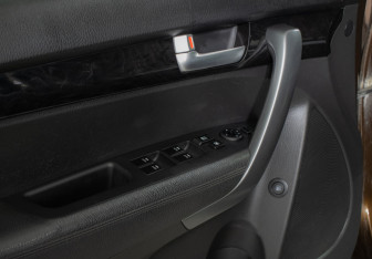 Подержанный автомобиль Kia Sorento 2013 года (13 фото)