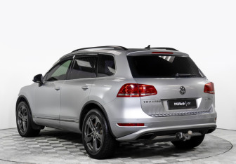 Подержанный автомобиль Volkswagen Touareg 2011 года (5 фото)
