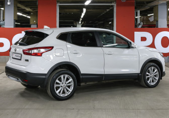 Подержанный автомобиль Nissan Qashqai 2016 года (5 фото)