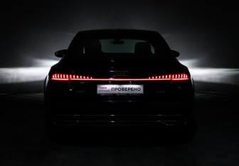 Подержанный автомобиль Audi A7 2021 года (16 фото)