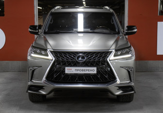 Подержанный автомобиль Lexus LX 2017 года (2 фото)