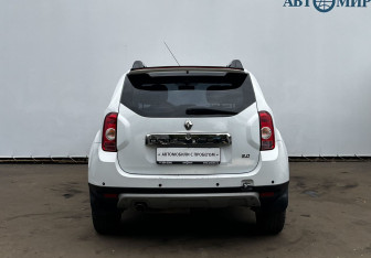 Подержанный автомобиль Renault Duster 2014 года (6 фото)