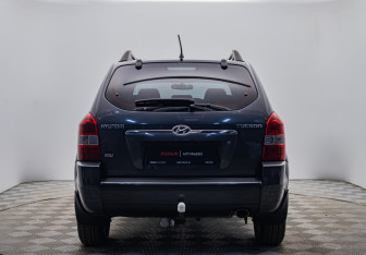 Подержанный автомобиль Hyundai Tucson 2006 года (4 фото)
