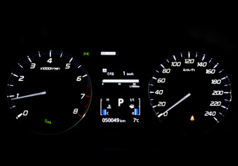 Подержанный автомобиль Mitsubishi Outlander 2020 года (13 фото)