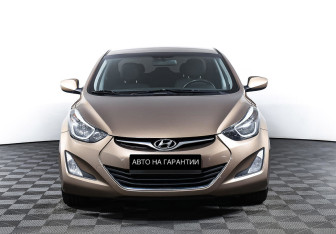 Подержанный автомобиль Hyundai Elantra Sedan 2015 года (2 фото)