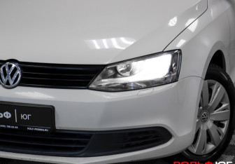 Подержанный автомобиль Volkswagen Jetta Sedan 2014 года (23 фото)