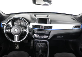 Подержанный автомобиль BMW X1 2016 года (10 фото)