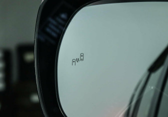 Подержанный автомобиль Toyota Land Cruiser Prado 2021 года (18 фото)