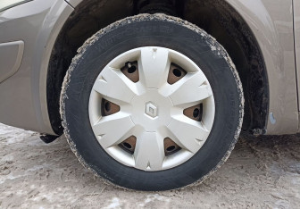 Подержанный автомобиль Renault Megane Sedan 2007 года (9 фото)