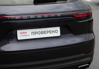 Подержанный автомобиль Porsche Cayenne 2018 года (25 фото)