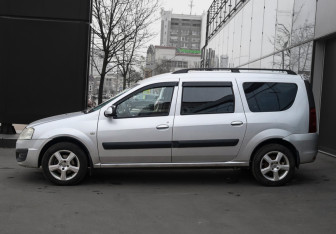 Подержанный автомобиль LADA (ВАЗ) Largus Wagon 2013 года (8 фото)