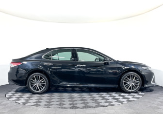 Подержанный автомобиль Toyota Camry Sedan 2023 года (27 фото)
