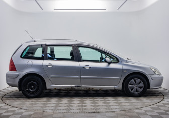 Подержанный автомобиль Peugeot 307 Wagon 2004 года (6 фото)