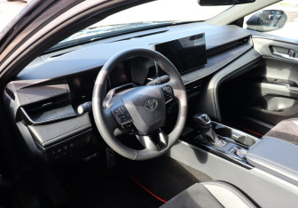 Подержанный автомобиль Toyota Camry Sedan 2026 года (7 фото)