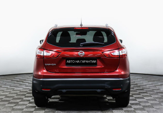 Подержанный автомобиль Nissan Qashqai 2014 года (6 фото)