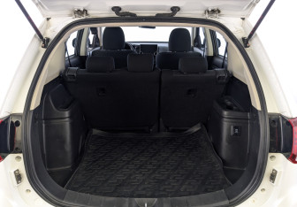 Подержанный автомобиль Mitsubishi Outlander 2019 года (10 фото)