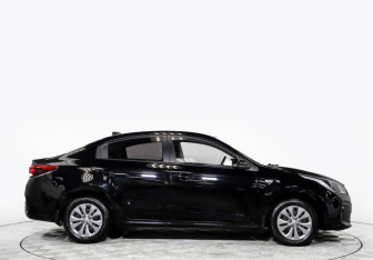 Подержанный автомобиль Nissan Almera Sedan 2006 года (3 фото)