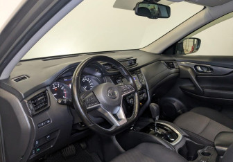 Подержанный автомобиль Nissan X-Trail 2021 года (16 фото)