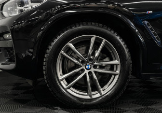 Подержанный автомобиль BMW X4 2021 года (7 фото)