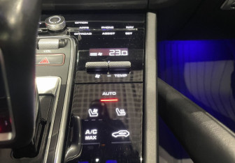 Подержанный автомобиль Porsche Cayenne 2019 года (18 фото)