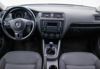 Подержанный автомобиль Volkswagen Jetta Sedan 2014 года (13 фото)