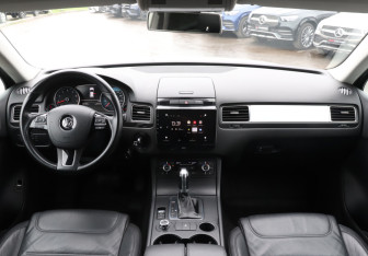Подержанный автомобиль Volkswagen Touareg 2013 года (12 фото)