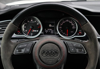 Подержанный автомобиль Audi RS 5 Coupe 2011 года (20 фото)