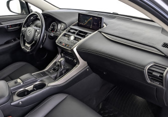 Подержанный автомобиль Lexus NX 2021 года (13 фото)