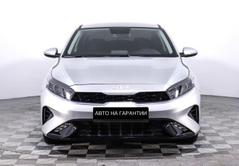 Подержанный автомобиль Kia Cerato Sedan 2022 года (2 фото)