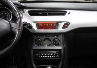 Подержанный автомобиль Citroen C3 Hatchback 2010 года (14 фото)