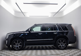 Подержанный автомобиль Cadillac Escalade Suv 2018 года (8 фото)