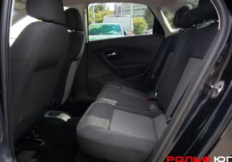 Подержанный автомобиль Volkswagen Polo Sedan 2010 года (8 фото)