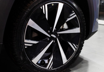 Новый Geely Atlas 2025 (8 фото)