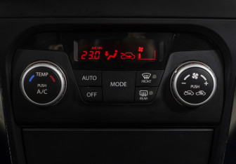 Подержанный автомобиль Suzuki SX4 Hatchback 2011 года (16 фото)