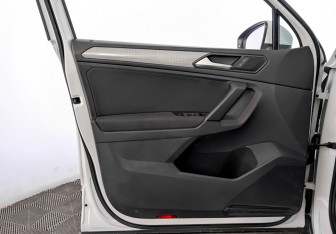 Подержанный автомобиль Volkswagen Tiguan 2021 года (19 фото)