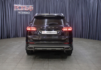 Подержанный автомобиль Chery Tiggo 8 Pro 2022 года (6 фото)
