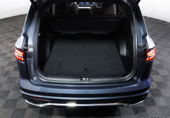 Подержанный автомобиль Geely Monjaro 2023 года (10 фото)