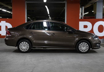 Подержанный автомобиль Volkswagen Polo Sedan 2016 года (4 фото)