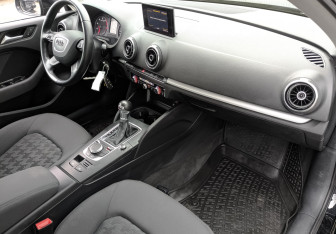 Подержанный автомобиль Audi A3 Sedan 2014 года (13 фото)