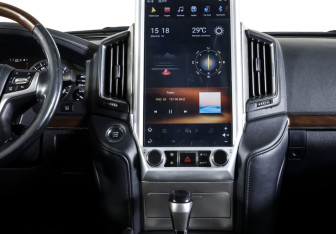 Подержанный автомобиль Toyota Land Cruiser Suv 2015 года (13 фото)