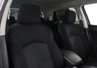 Подержанный автомобиль Nissan Juke 2014 года (16 фото)