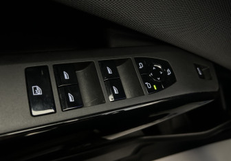 Подержанный автомобиль BMW X3 2025 года (18 фото)