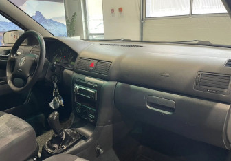 Подержанный автомобиль Skoda Octavia Liftback 2006 года (10 фото)