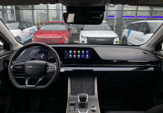 Подержанный автомобиль Omoda C5 2023 года (12 фото)